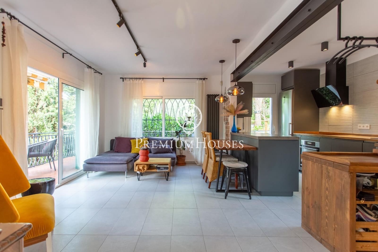 3 bedroom Villa for sale in Sant Cebria de Vallalta with pool - € 450,000 (Ref: 9243396)