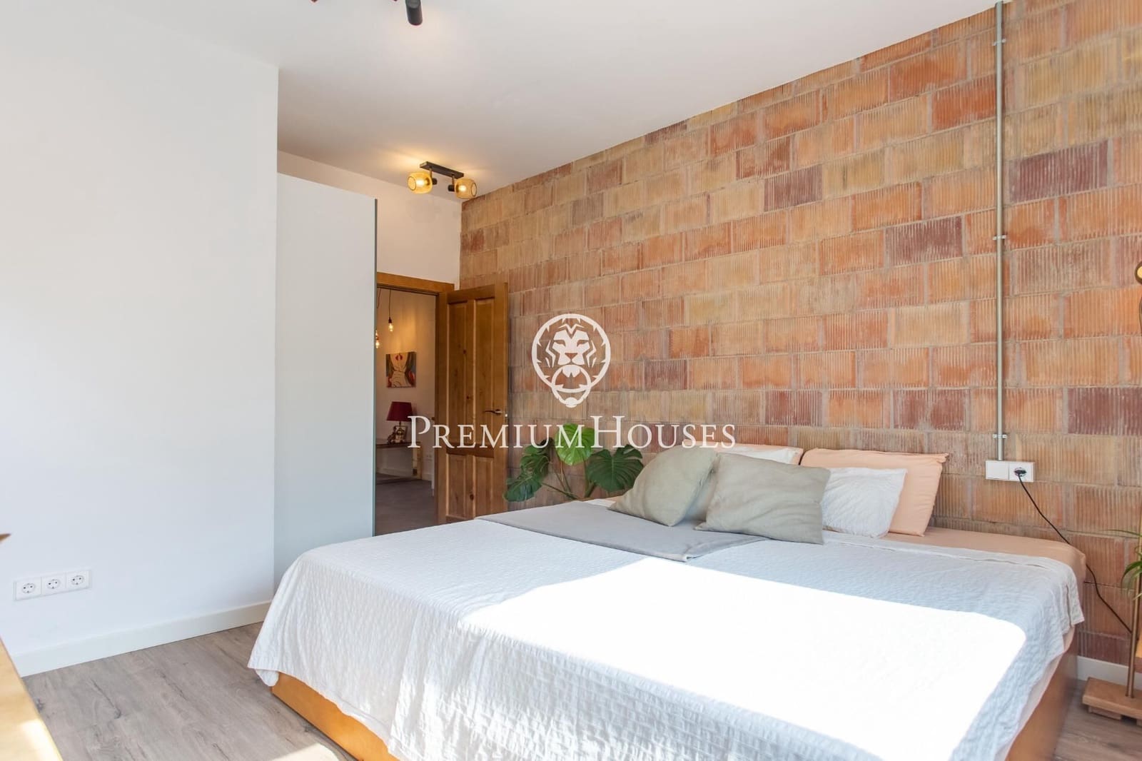 3 bedroom Villa for sale in Sant Cebria de Vallalta with pool - € 450,000 (Ref: 9243396)