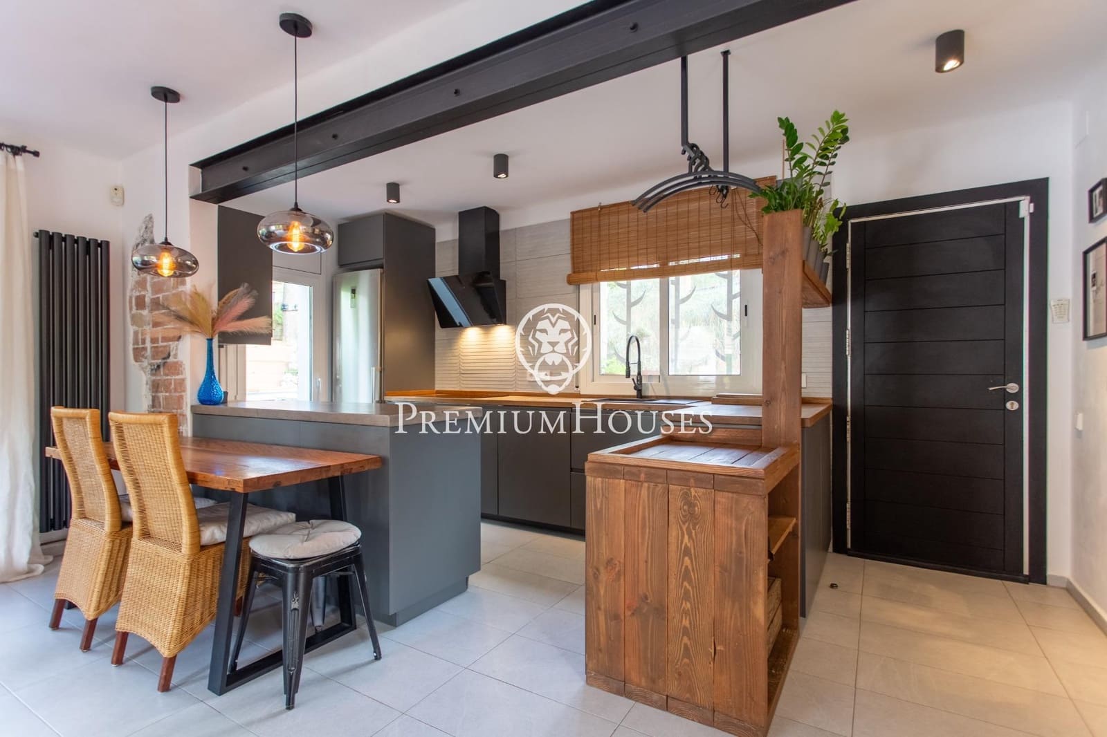 3 bedroom Villa for sale in Sant Cebria de Vallalta with pool - € 450,000 (Ref: 9243396)