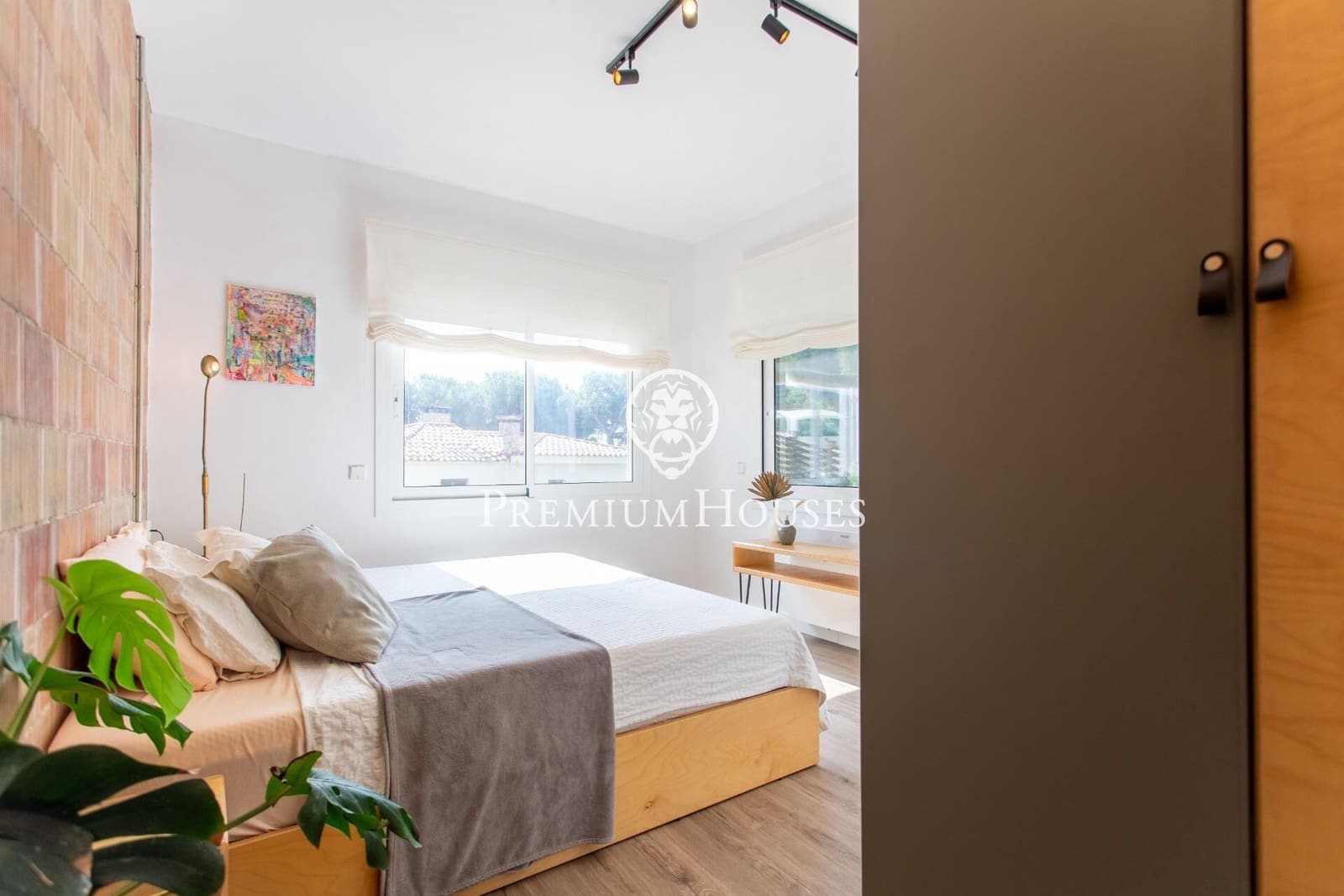 3 bedroom Villa for sale in Sant Cebria de Vallalta with pool - € 450,000 (Ref: 9243396)