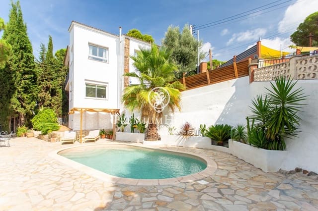 3 bedroom Villa for sale in Sant Cebrià de Vallalta with pool - € 450,000 (Ref: 9243396)