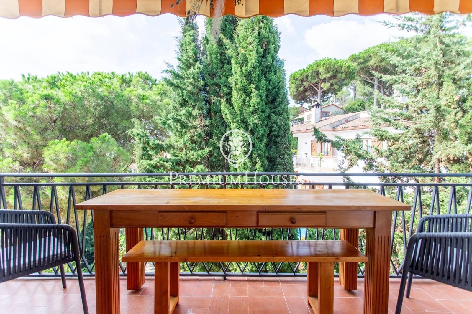 3 bedroom Villa for sale in Sant Cebria de Vallalta with pool - € 450,000 (Ref: 9243396)