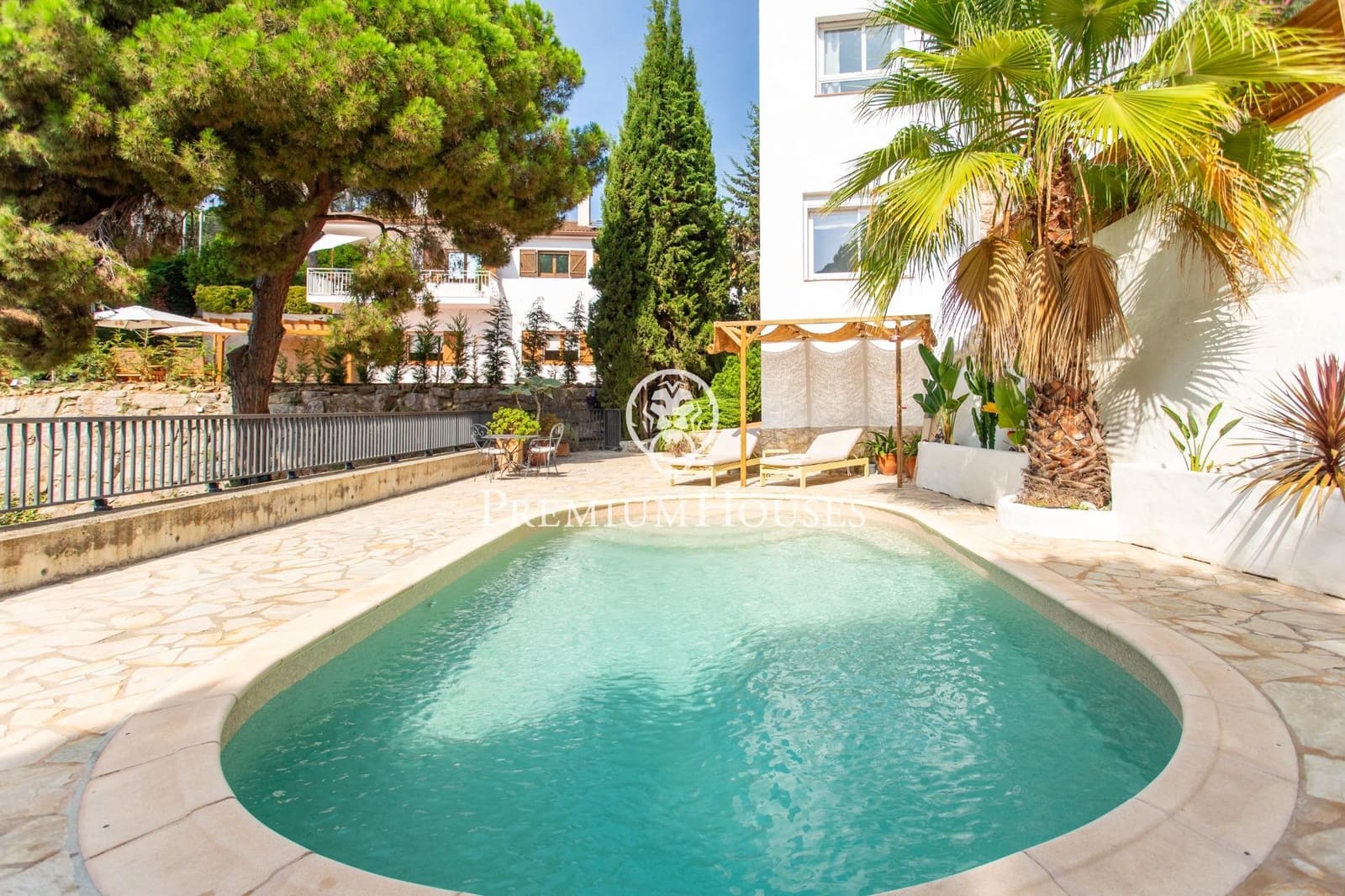 3 bedroom Villa for sale in Sant Cebria de Vallalta with pool - € 450,000 (Ref: 9243396)