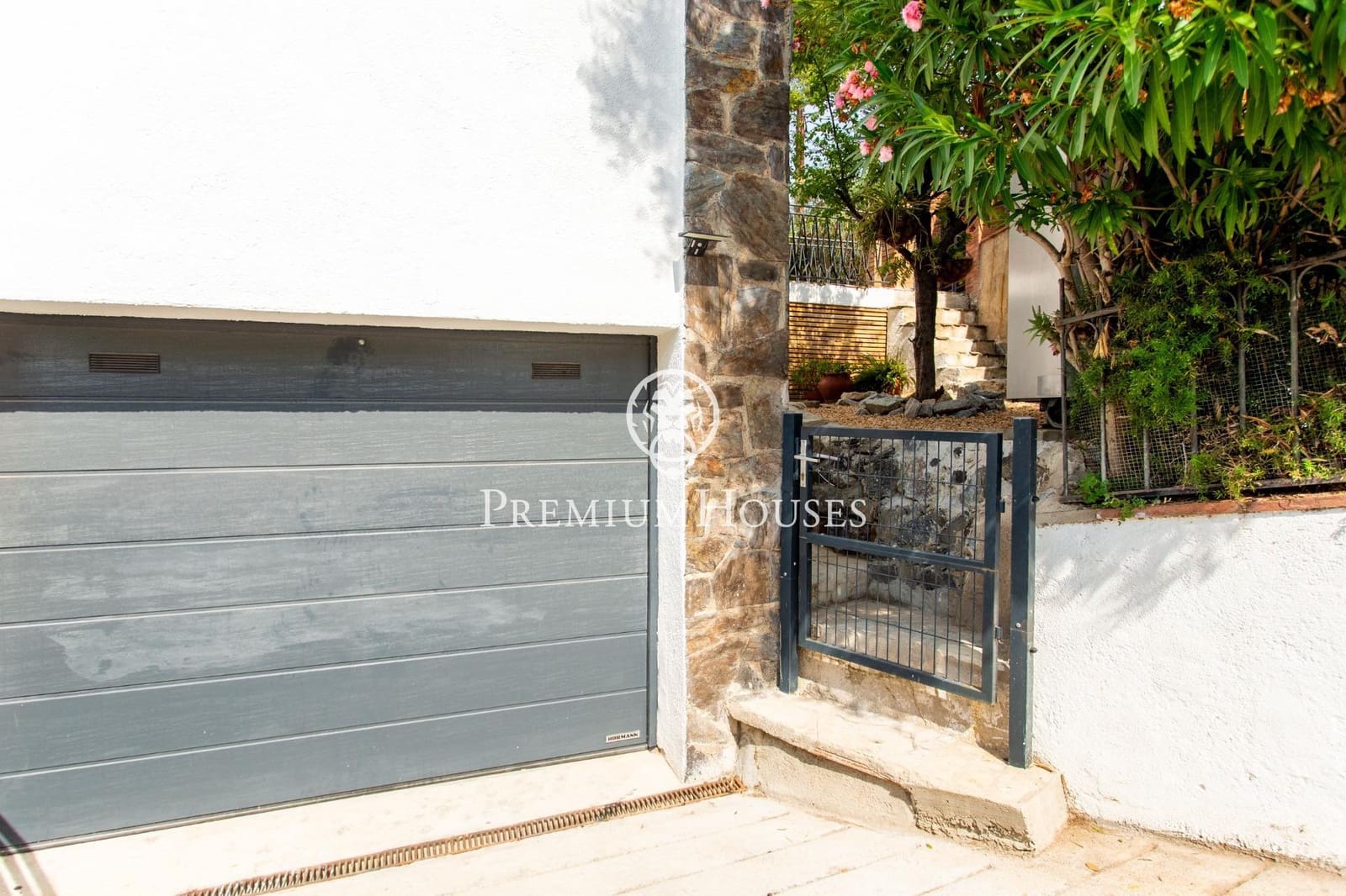 3 bedroom Villa for sale in Sant Cebria de Vallalta with pool - € 450,000 (Ref: 9243396)