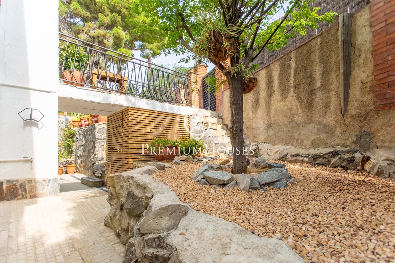 3 bedroom Villa for sale in Sant Cebria de Vallalta with pool - € 450,000 (Ref: 9243396)