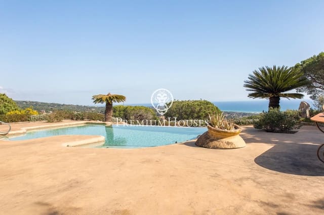 5 bedroom Villa for rent in Sant Andreu de Llavaneres with pool garage - € 4,800 (Ref: 9243397)