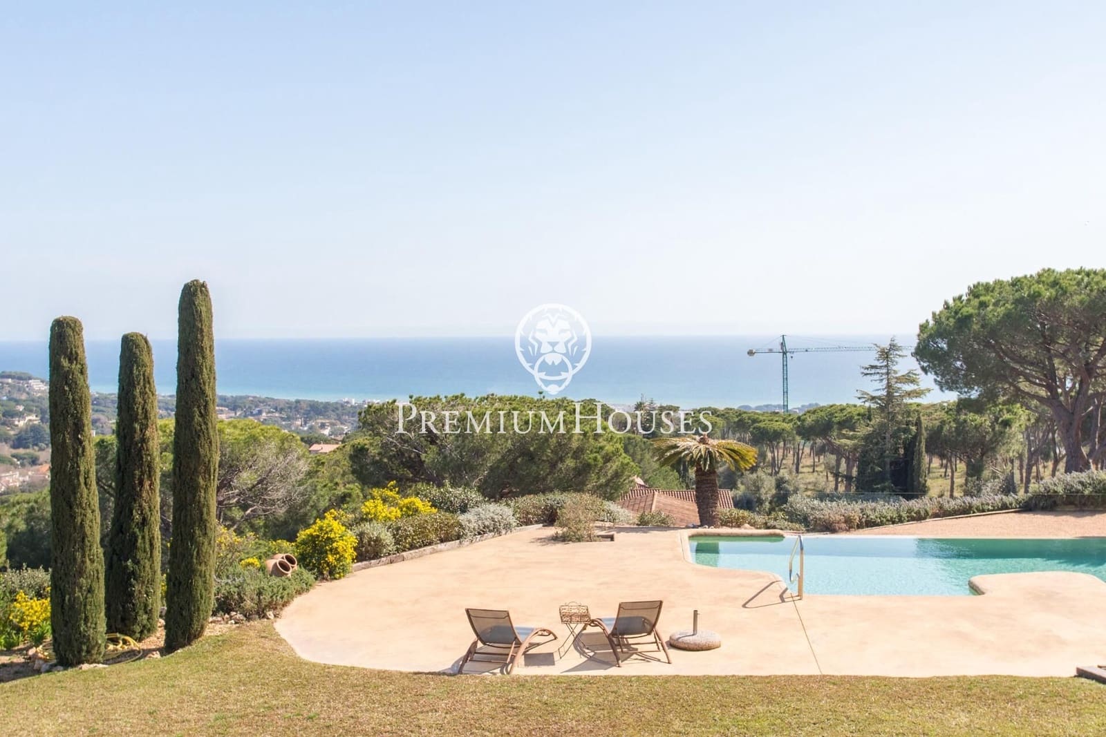 Villa/Maison de 5 chambres à louer à Sant Andreu de Llavaneres avec piscine garage - 4 800 € (Ref: 9243397)