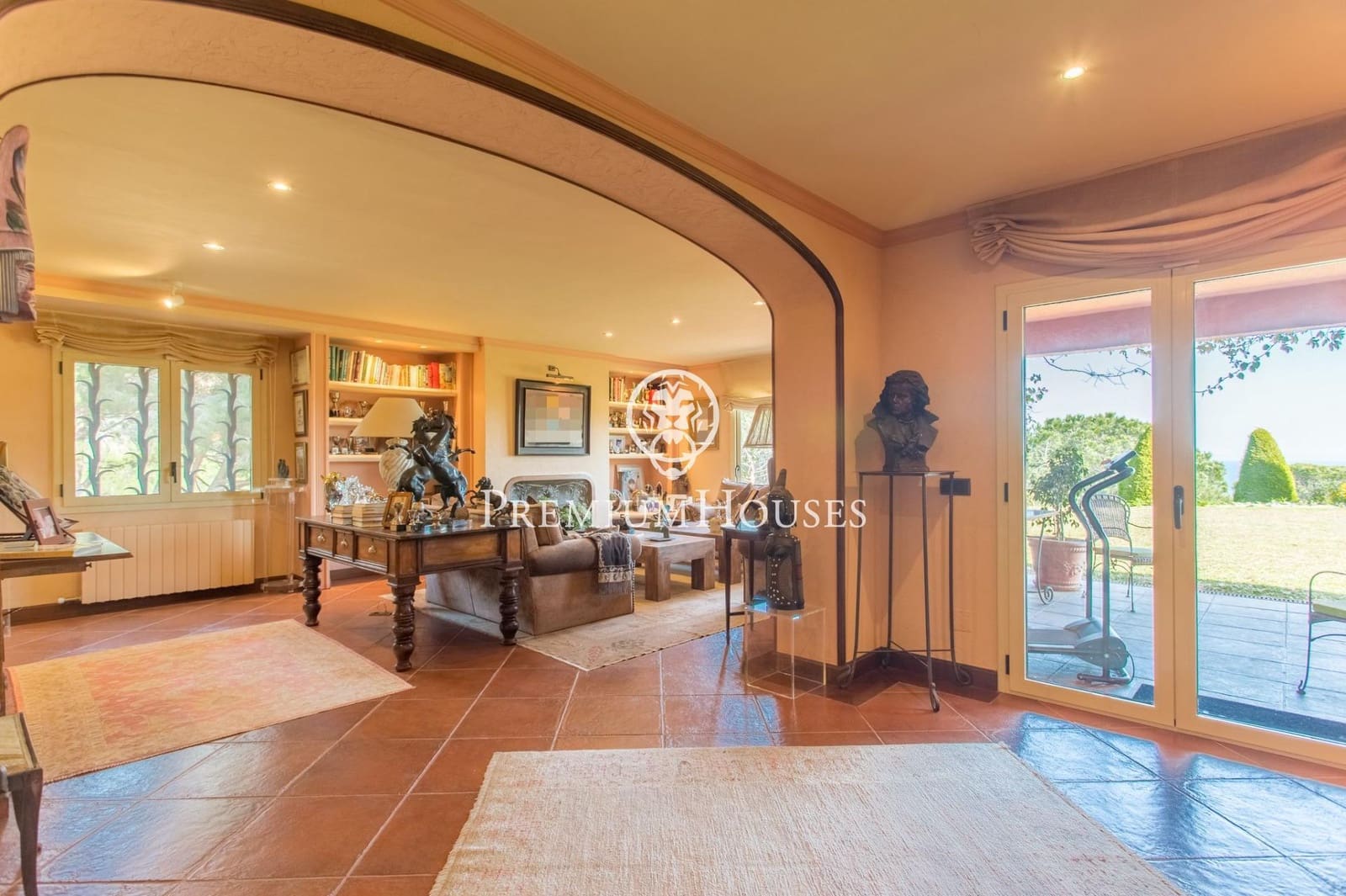 Villa/Maison de 5 chambres à louer à Sant Andreu de Llavaneres avec piscine garage - 4 800 € (Ref: 9243397)