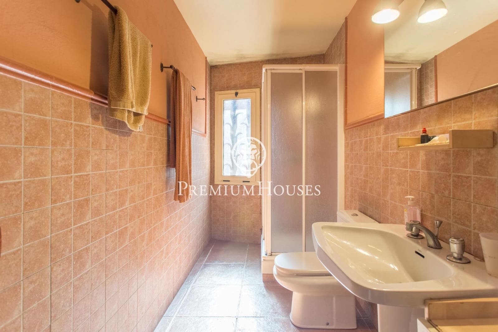 Villa/Maison de 5 chambres à louer à Sant Andreu de Llavaneres avec piscine garage - 4 800 € (Ref: 9243397)