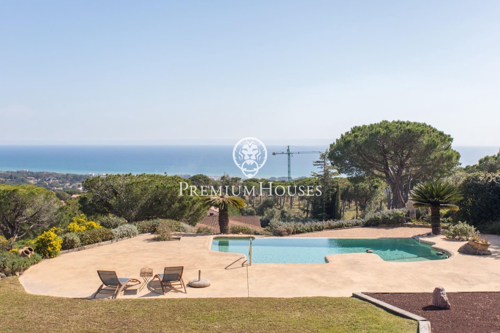 Villa/Maison de 5 chambres à louer à Sant Andreu de Llavaneres avec piscine garage - 4 800 € (Ref: 9243397)