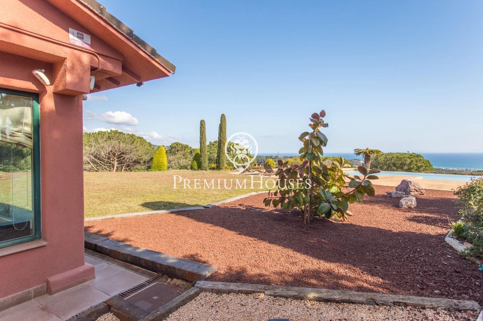 Villa/Maison de 5 chambres à louer à Sant Andreu de Llavaneres avec piscine garage - 4 800 € (Ref: 9243397)