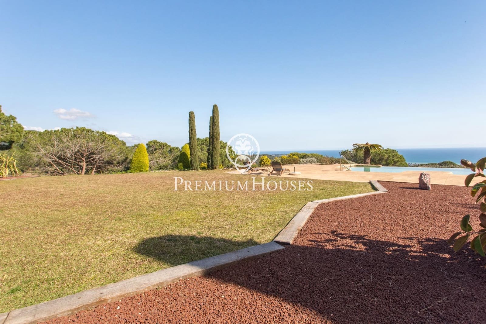 Villa/Maison de 5 chambres à louer à Sant Andreu de Llavaneres avec piscine garage - 4 800 € (Ref: 9243397)