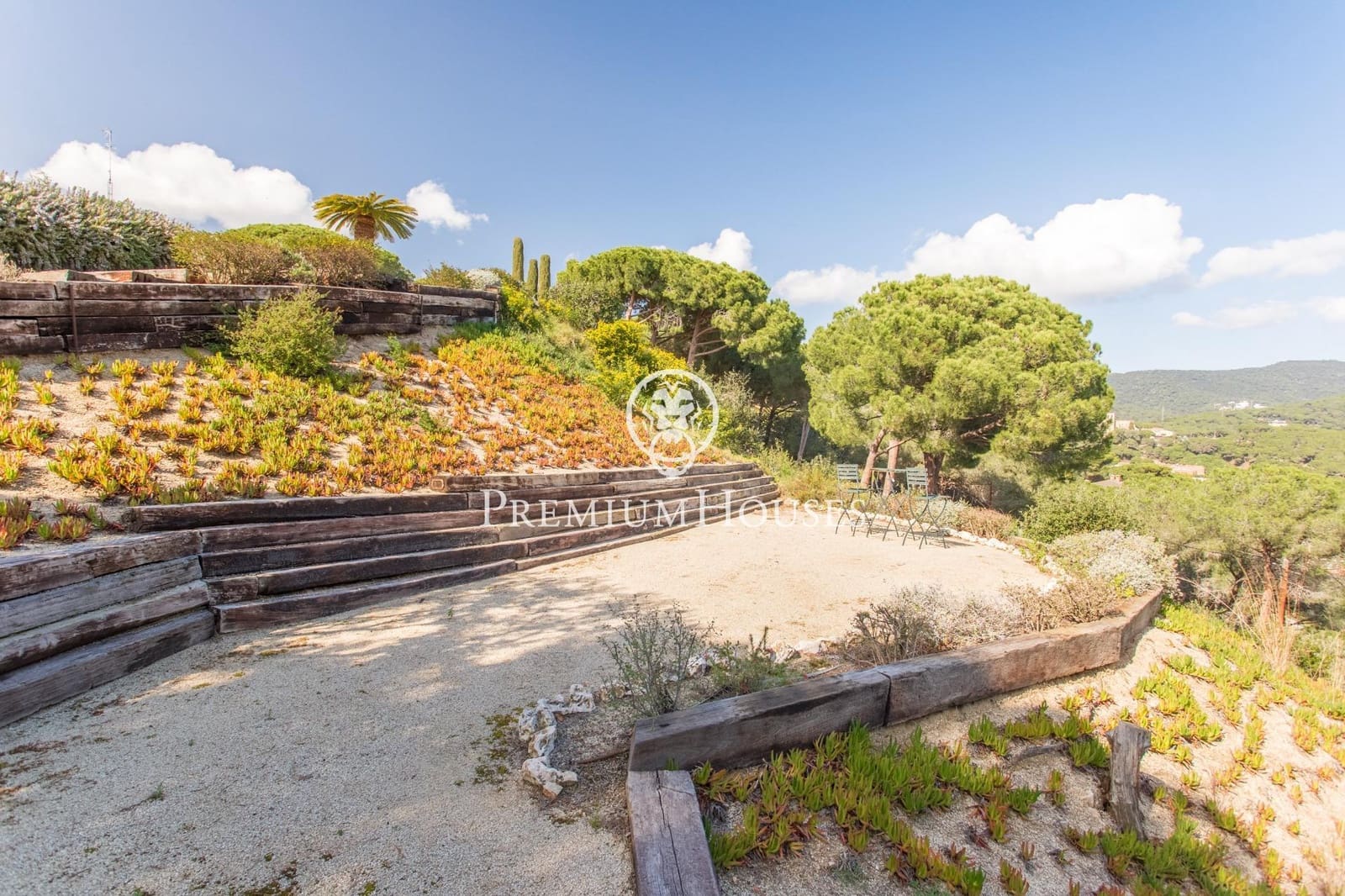 Villa/Maison de 5 chambres à louer à Sant Andreu de Llavaneres avec piscine garage - 4 800 € (Ref: 9243397)