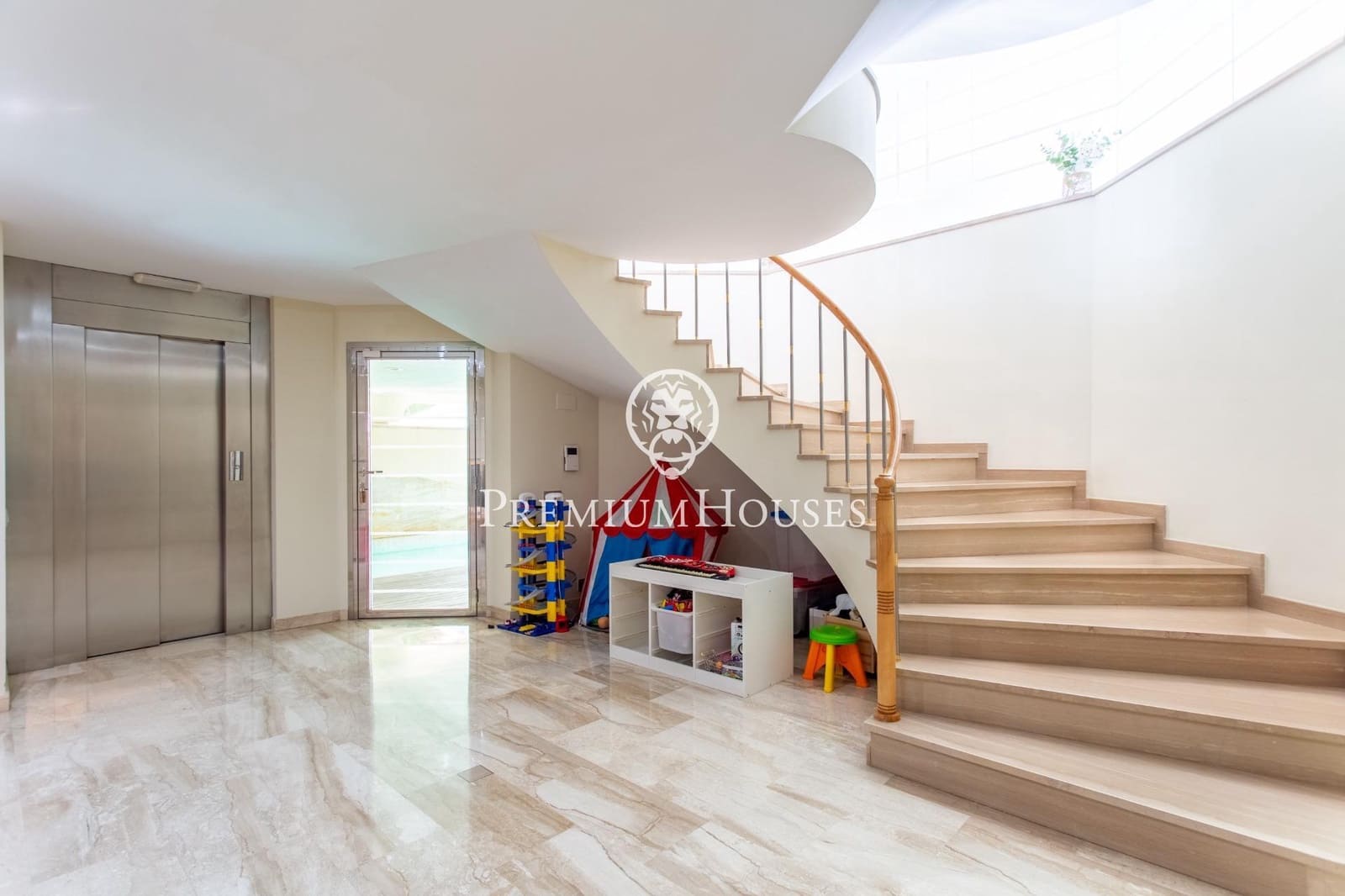 7 bedroom Villa for sale in Alella with pool - € 2,670,000 (Ref: 9247291)