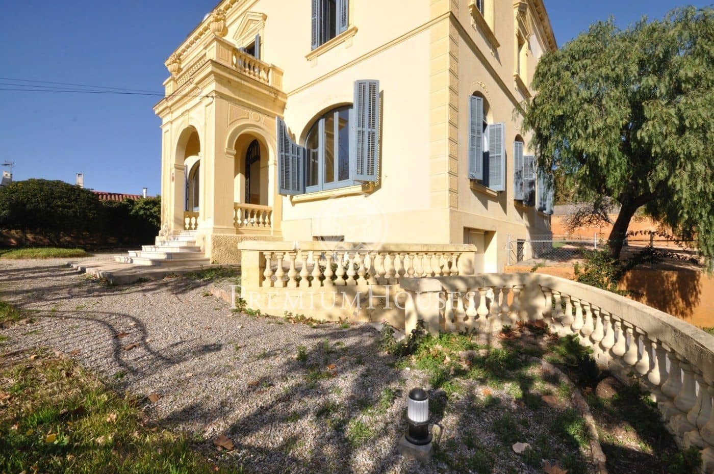 11 soverom Villa til salgs i El Masnou med garasje - € 2 500 000 (Ref: 9247292)
