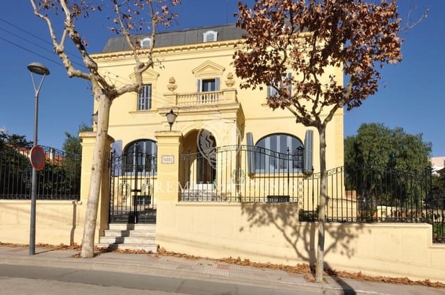 11 soverom Villa til salgs i El Masnou med garasje - € 2 250 000 (Ref: 9247292)