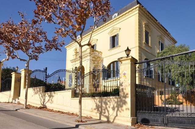 11 soverom Villa til salgs i El Masnou med garasje - € 2 250 000 (Ref: 9247292)