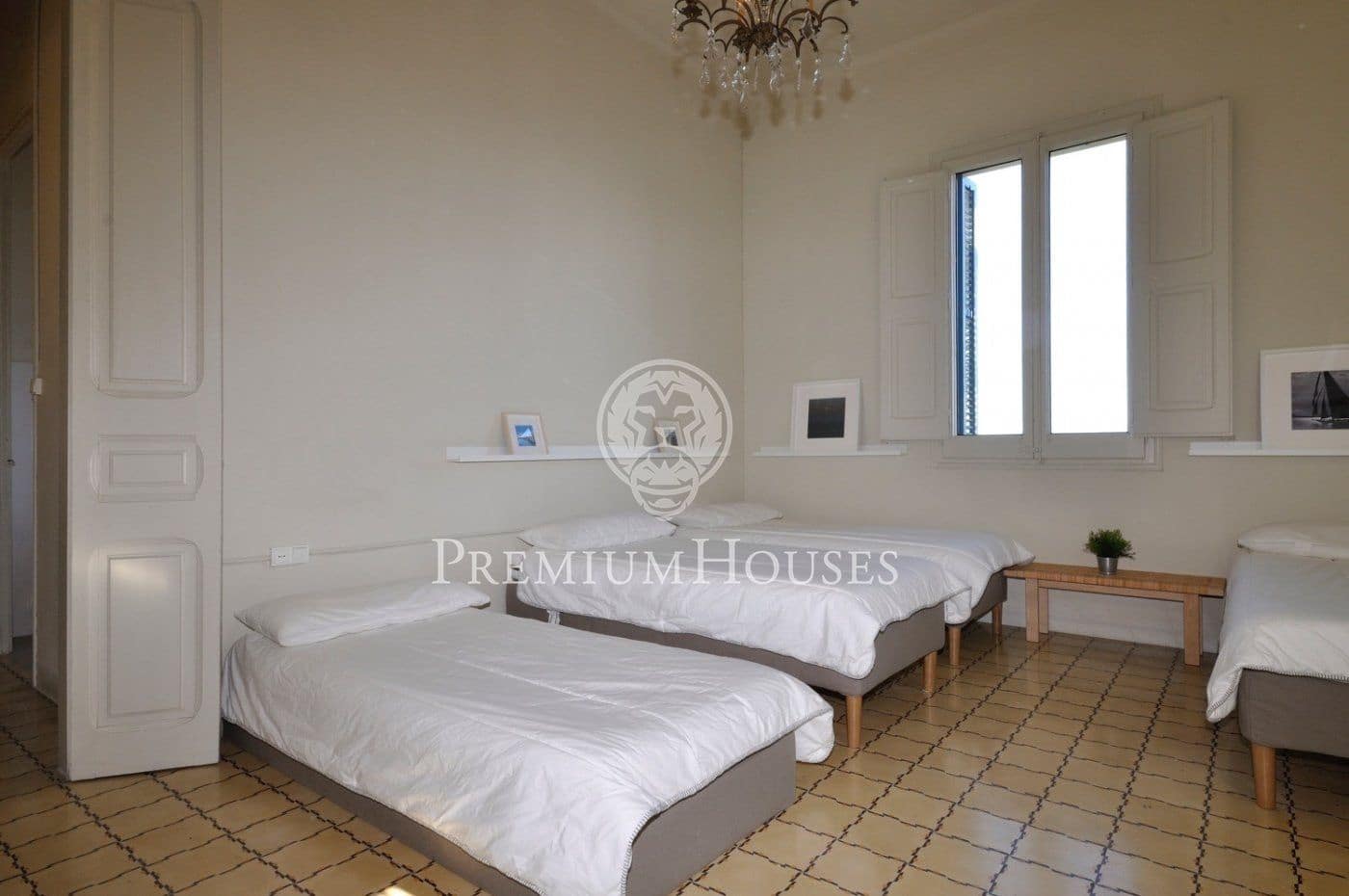 11 soverom Villa til salgs i El Masnou med garasje - € 2 500 000 (Ref: 9247292)