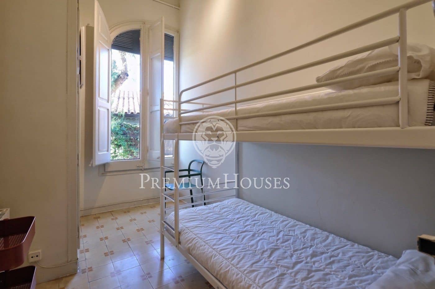 11 soverom Villa til salgs i El Masnou med garasje - € 2 500 000 (Ref: 9247292)