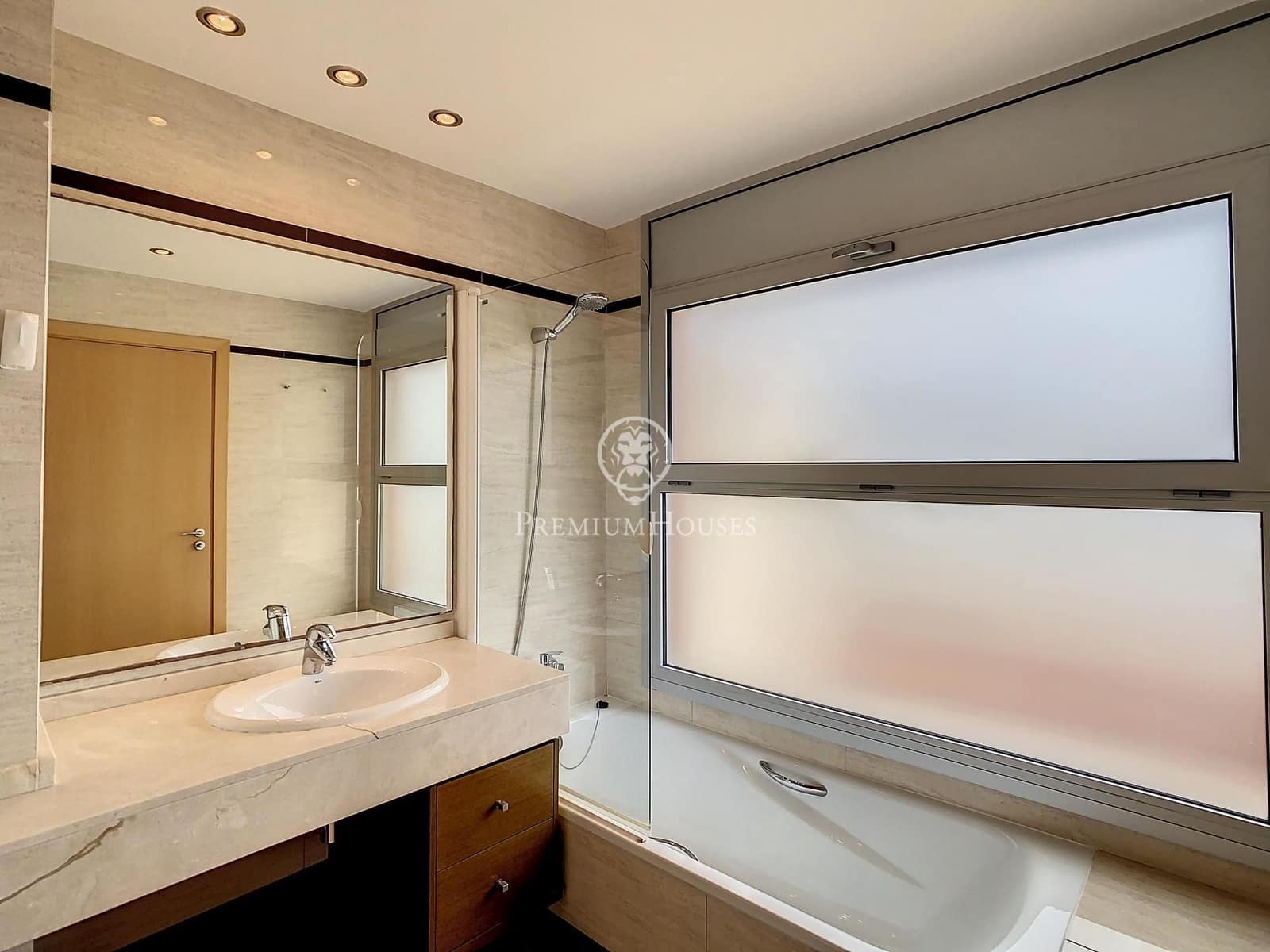 4 soveværelse Rækkehus til salg i Arenys de Munt med swimmingpool - € 720.000 (Ref: 9252423)