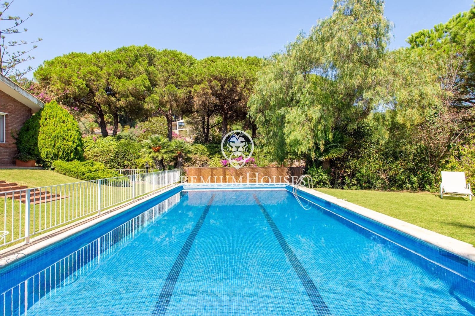 5 soverom Villa til salgs i Sant Andreu de Llavaneres med svømmebasseng garasje - € 1 290 000 (Ref: 9252425)