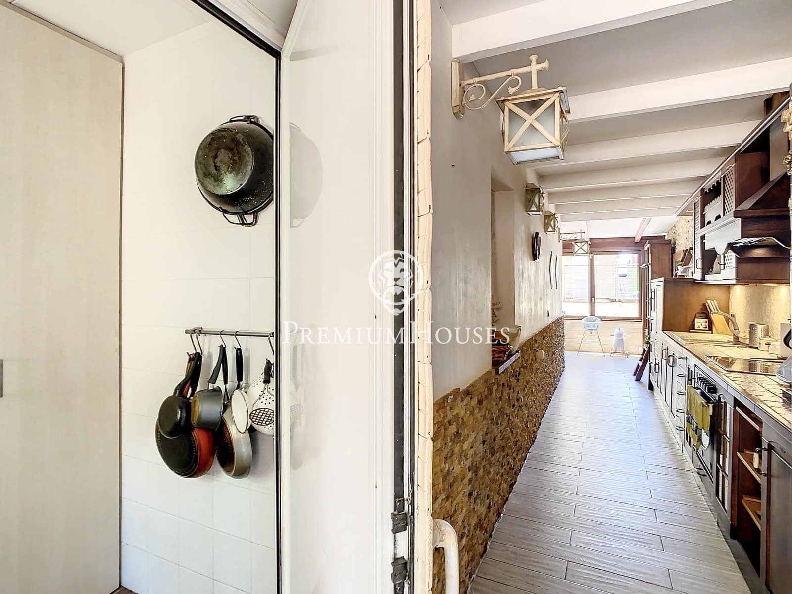 4 soveværelse Villa til salg i Santa Susanna med swimmingpool - € 570.000 (Ref: 9257278)