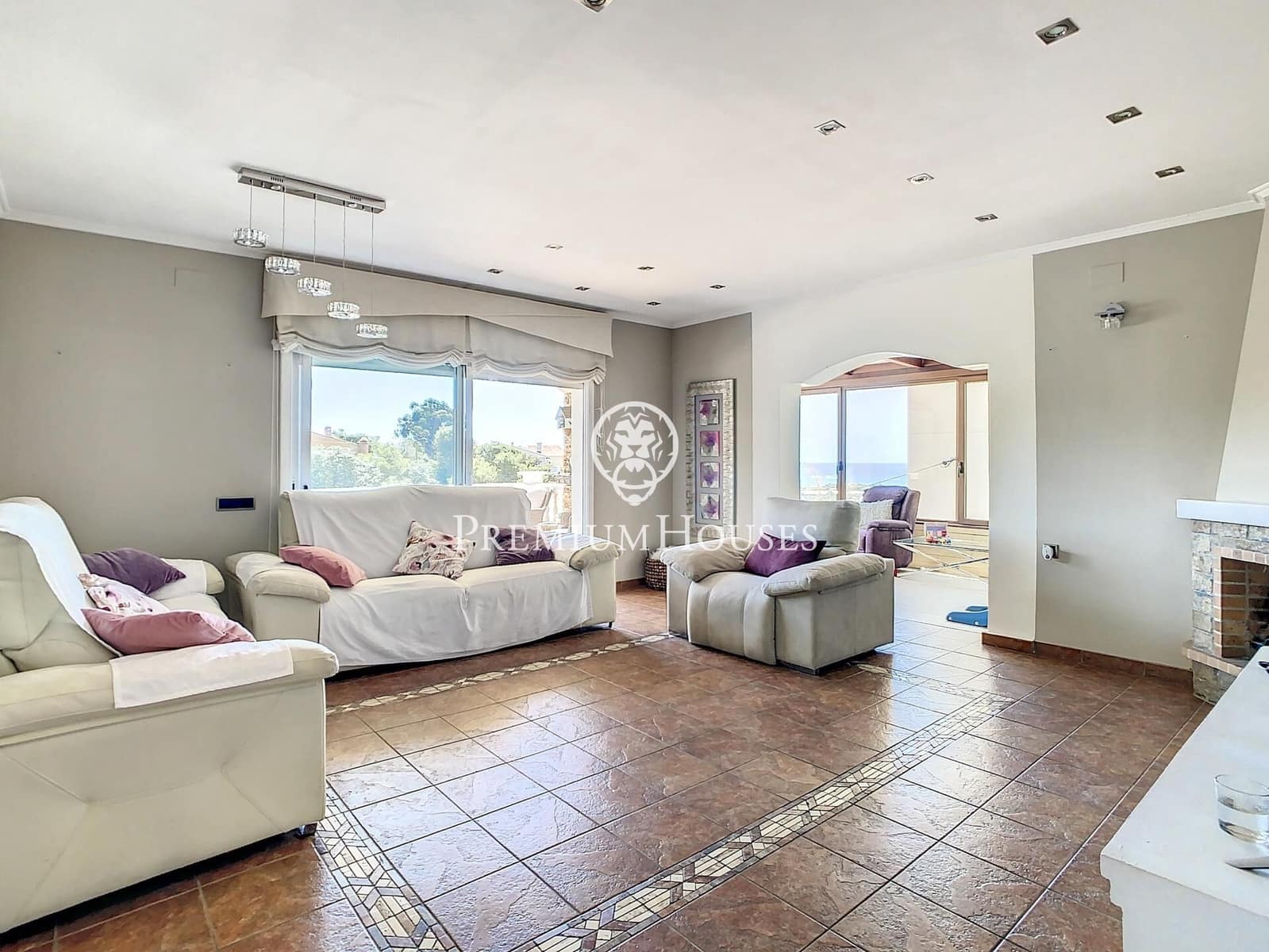 4 soveværelse Villa til salg i Santa Susanna med swimmingpool - € 570.000 (Ref: 9257278)