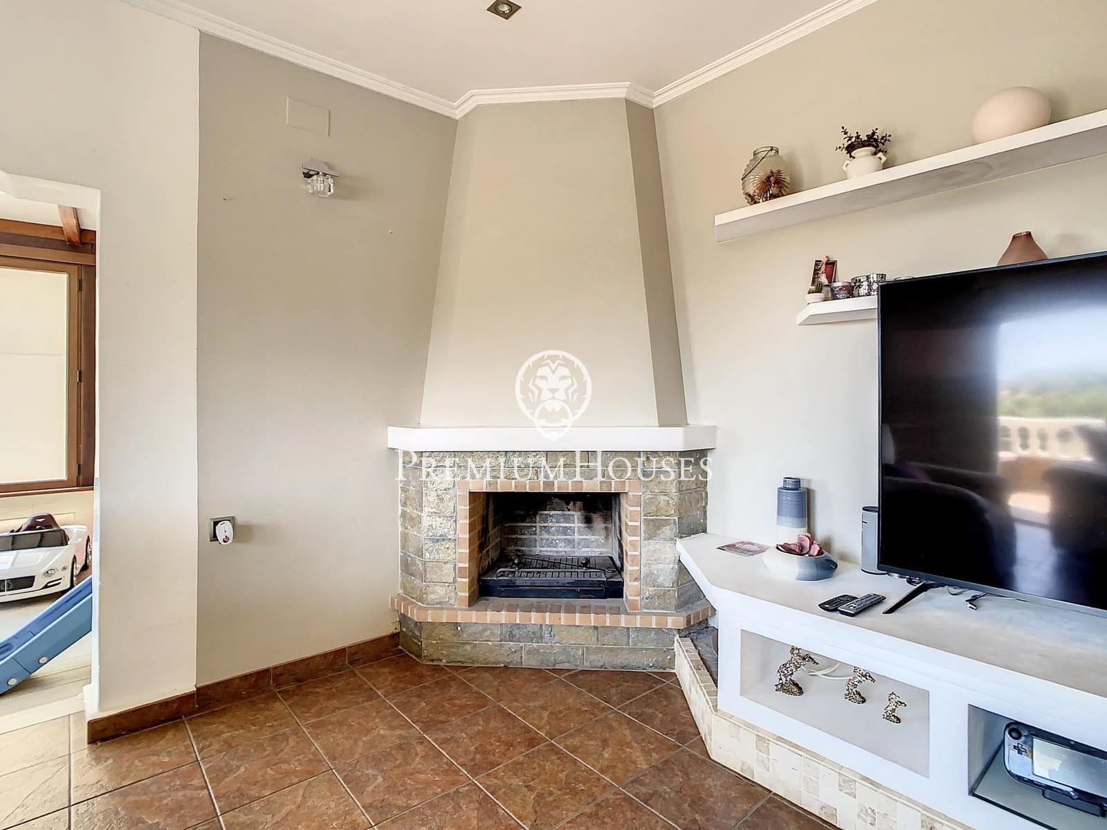 4 soveværelse Villa til salg i Santa Susanna med swimmingpool - € 570.000 (Ref: 9257278)