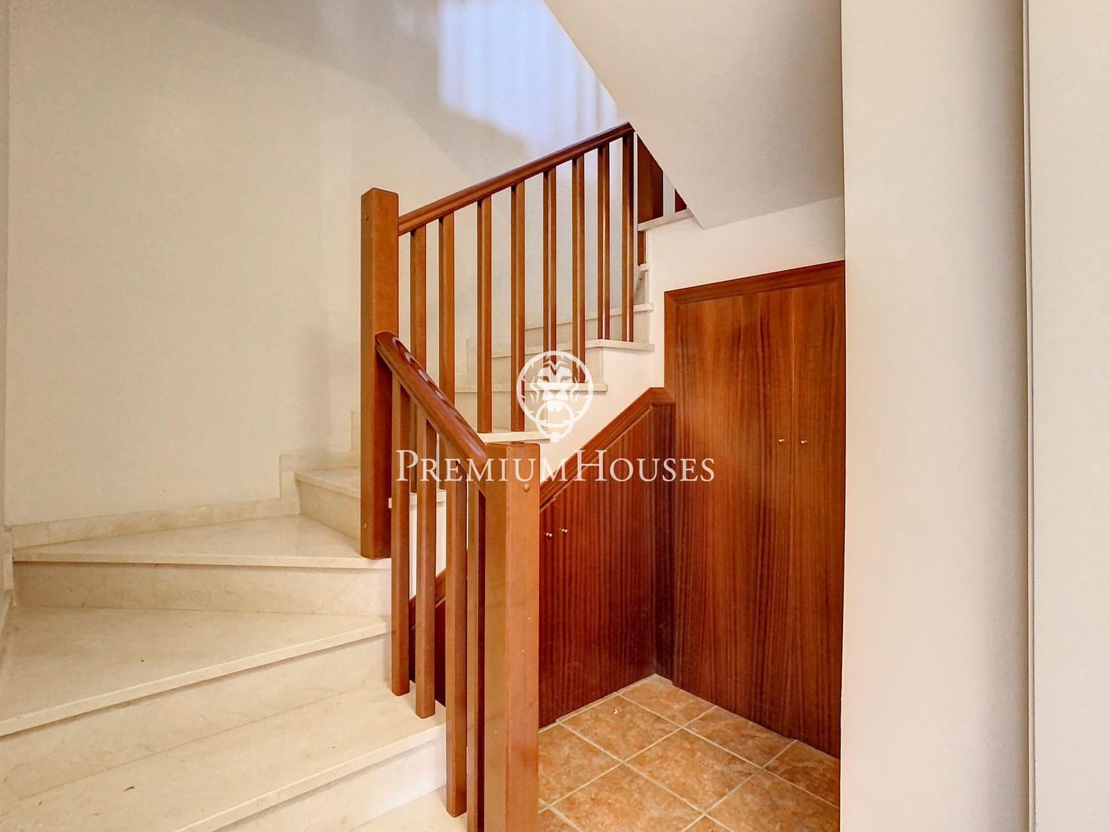 4 soveværelse Villa til salg i Santa Susanna med swimmingpool - € 570.000 (Ref: 9257278)