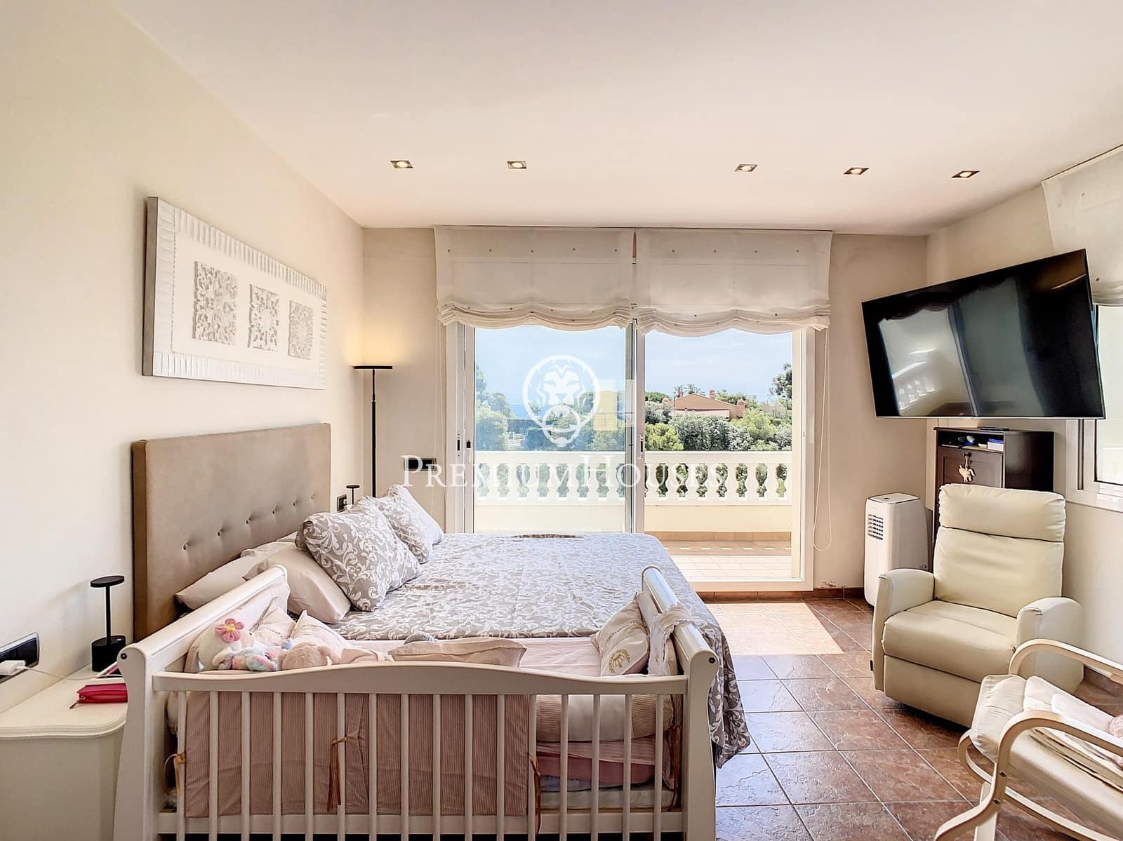 4 soveværelse Villa til salg i Santa Susanna med swimmingpool - € 570.000 (Ref: 9257278)