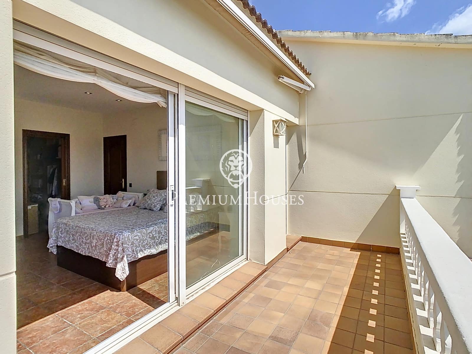 4 soveværelse Villa til salg i Santa Susanna med swimmingpool - € 570.000 (Ref: 9257278)