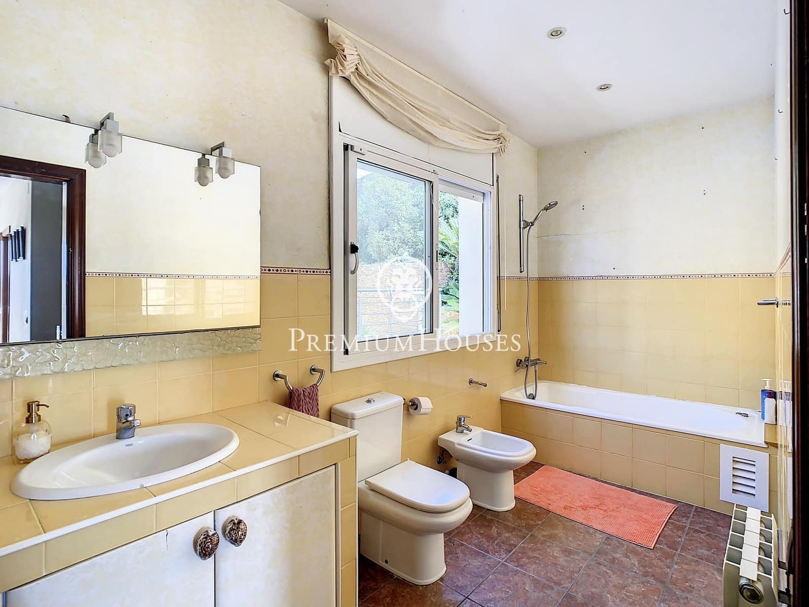 4 soveværelse Villa til salg i Santa Susanna med swimmingpool - € 570.000 (Ref: 9257278)