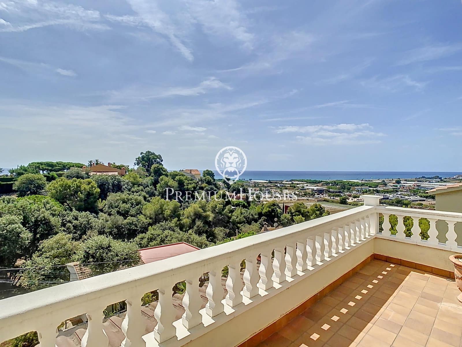 4 soveværelse Villa til salg i Santa Susanna med swimmingpool - € 570.000 (Ref: 9257278)