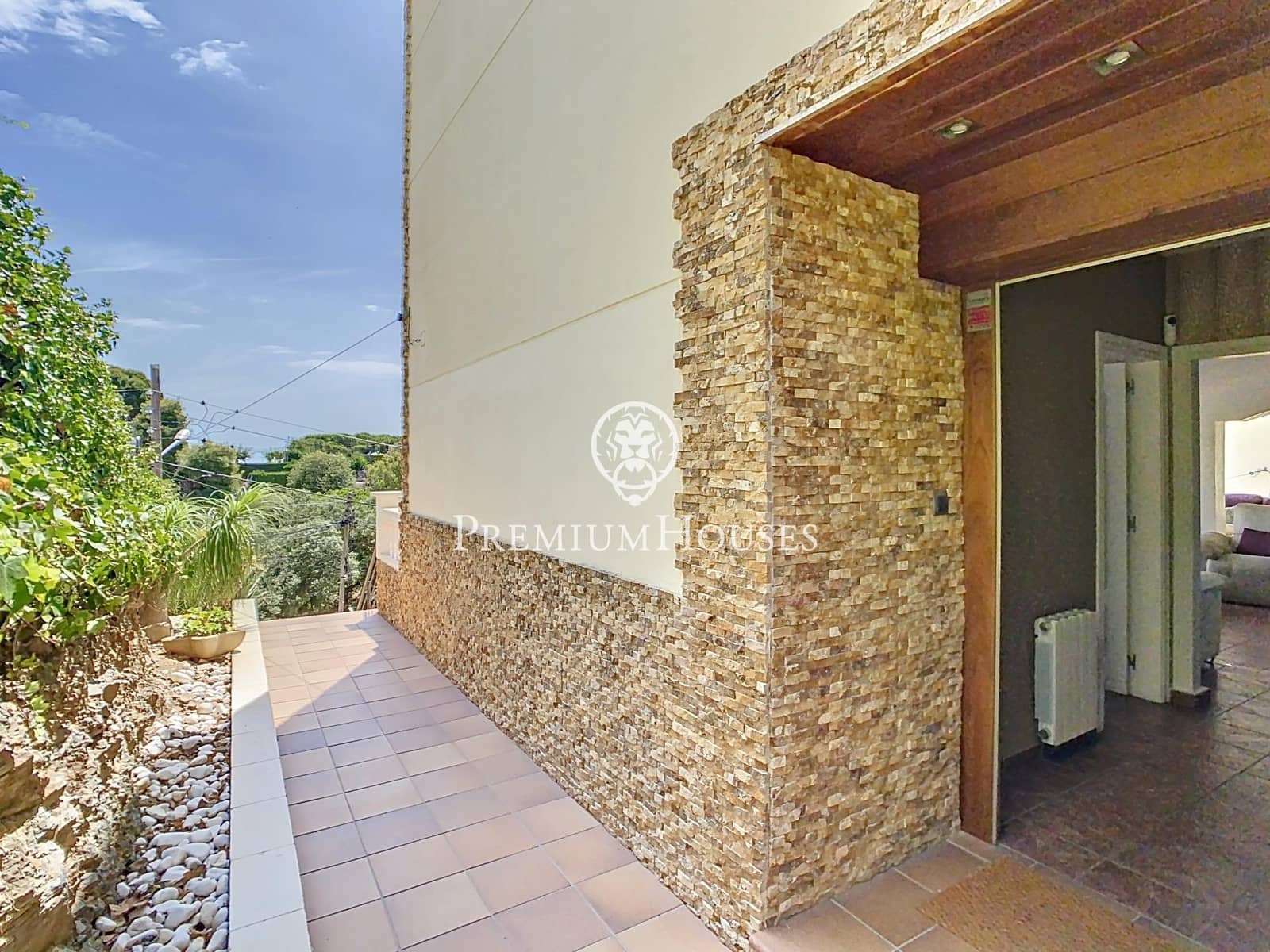 4 soveværelse Villa til salg i Santa Susanna med swimmingpool - € 570.000 (Ref: 9257278)