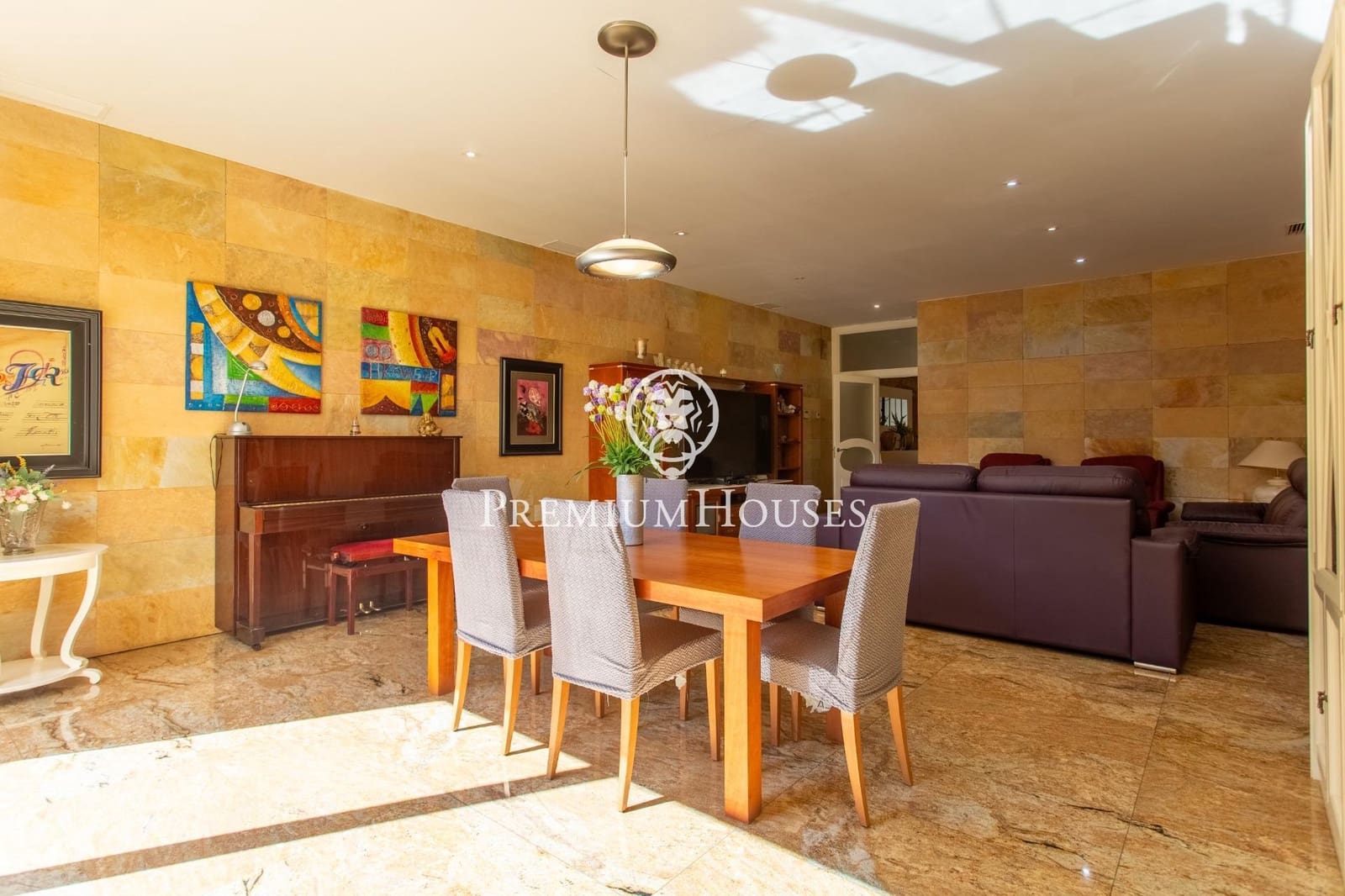 5 makuuhuone Omakotitalo myytävänä paikassa Mataro mukana 
autotalli - 1 300 000 € (Ref: 9264495)