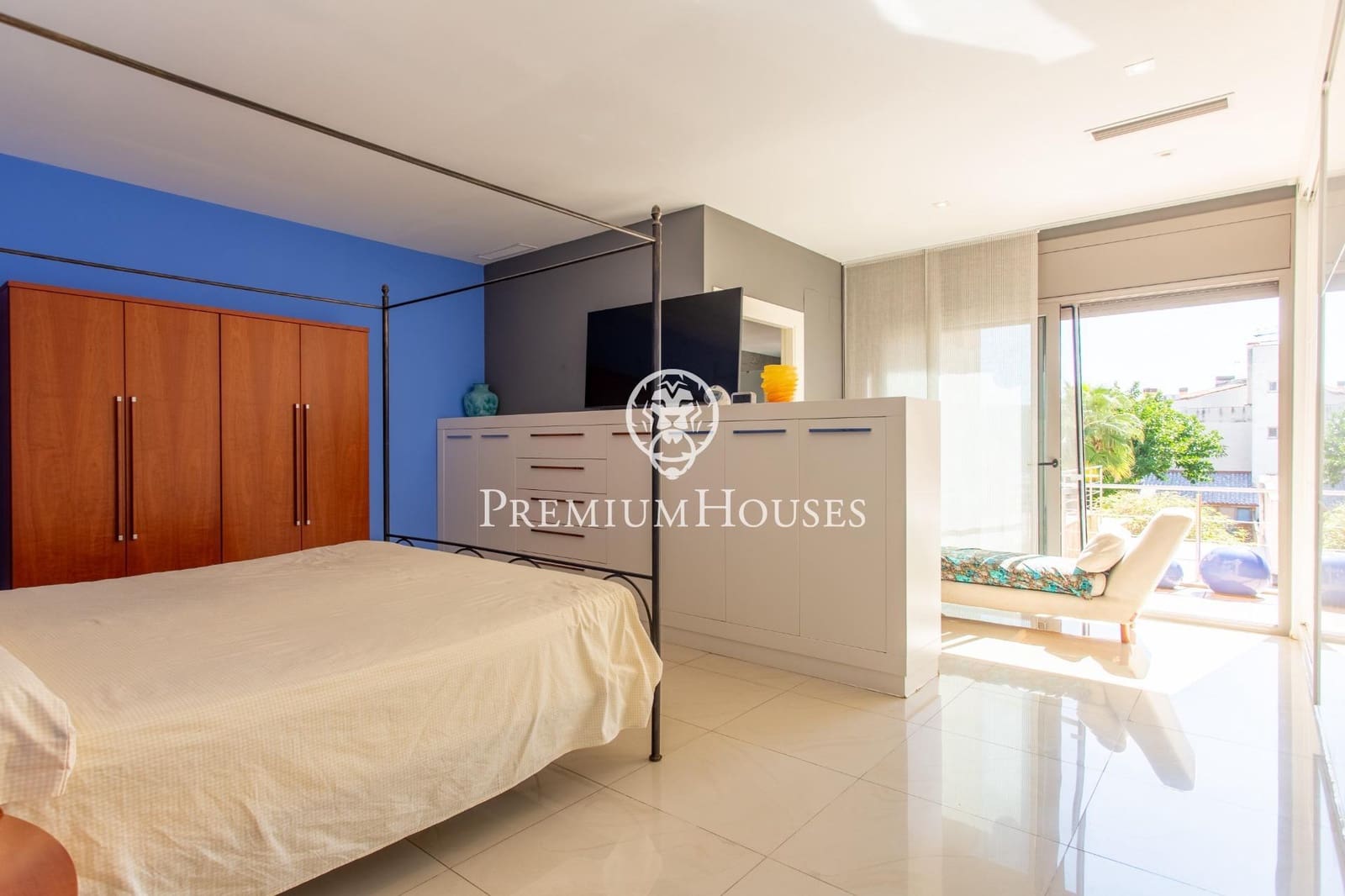 5 makuuhuone Omakotitalo myytävänä paikassa Mataro mukana 
autotalli - 1 300 000 € (Ref: 9264495)