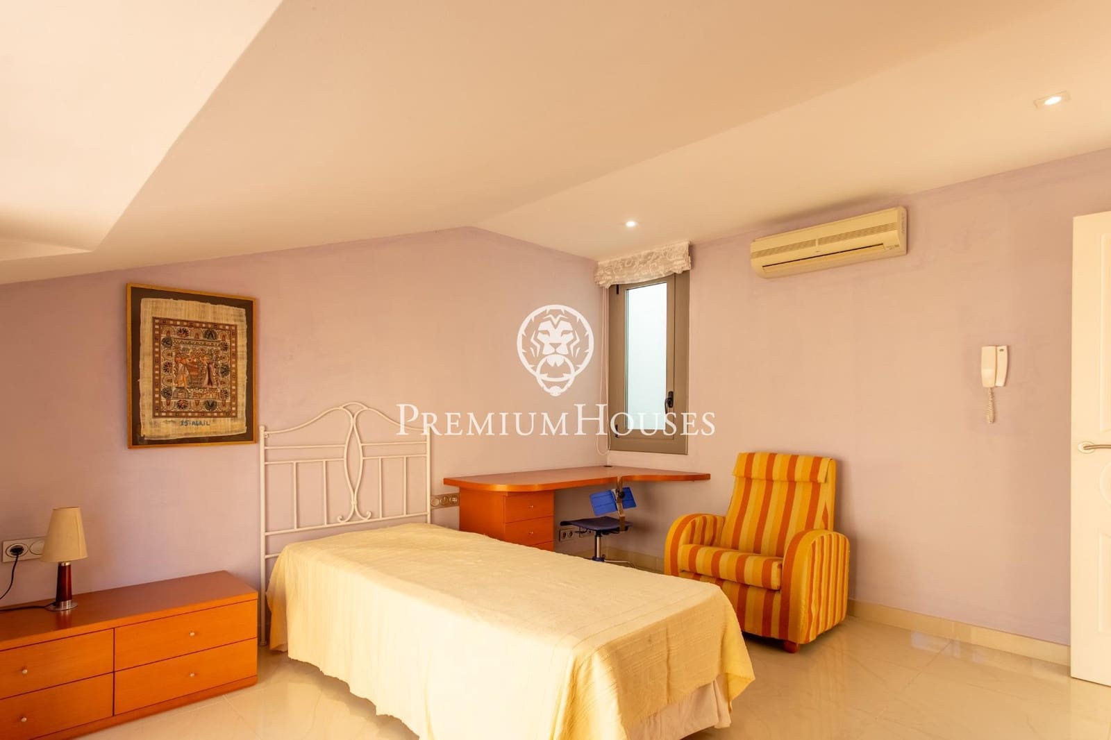 5 makuuhuone Omakotitalo myytävänä paikassa Mataro mukana 
autotalli - 1 300 000 € (Ref: 9264495)