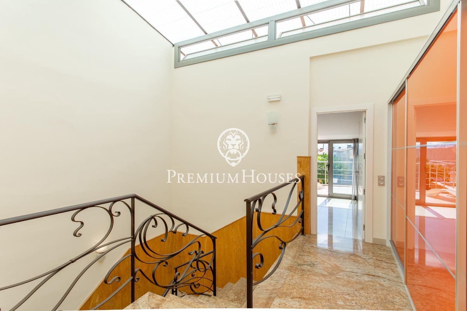 5 makuuhuone Omakotitalo myytävänä paikassa Mataro mukana 
autotalli - 1 300 000 € (Ref: 9264495)