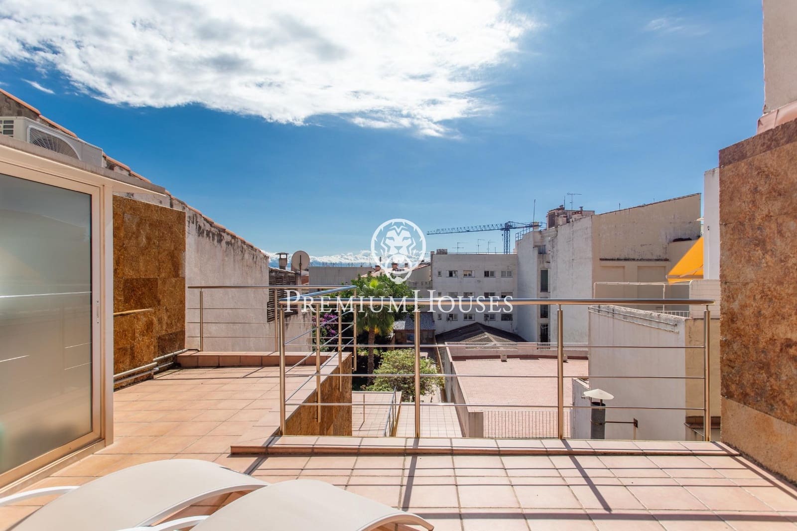 5 makuuhuone Omakotitalo myytävänä paikassa Mataro mukana 
autotalli - 1 300 000 € (Ref: 9264495)