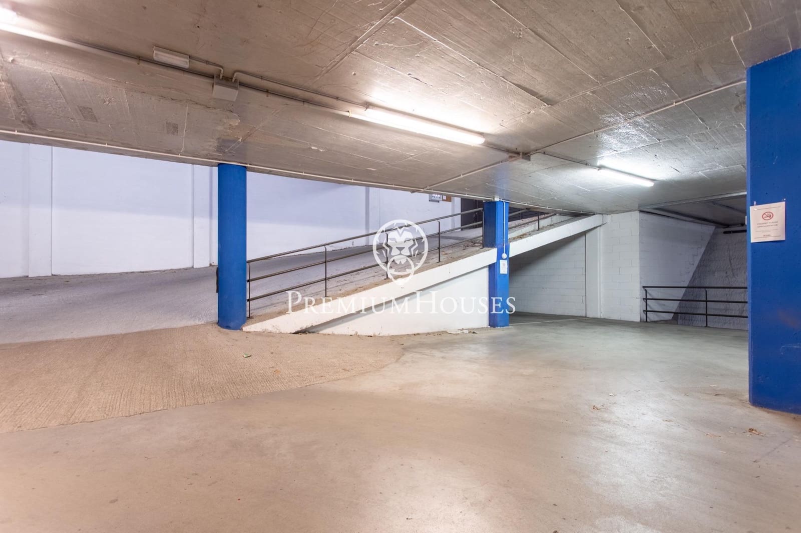 5 makuuhuone Omakotitalo myytävänä paikassa Mataro mukana 
autotalli - 1 300 000 € (Ref: 9264495)