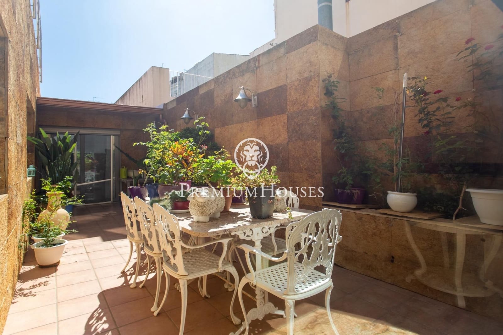 5 makuuhuone Omakotitalo myytävänä paikassa Mataro mukana 
autotalli - 1 300 000 € (Ref: 9264495)