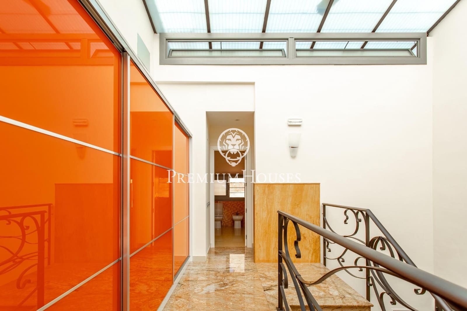 5 makuuhuone Omakotitalo myytävänä paikassa Mataro mukana 
autotalli - 1 300 000 € (Ref: 9264495)