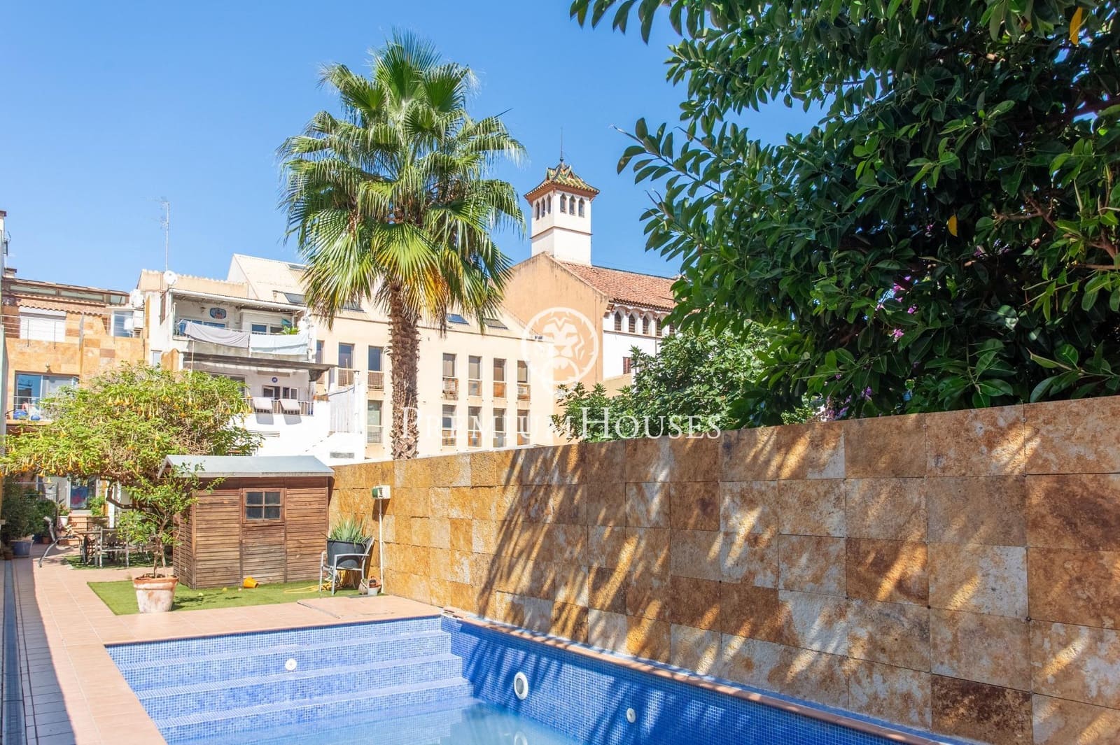 5 makuuhuone Omakotitalo myytävänä paikassa Mataro mukana 
autotalli - 1 300 000 € (Ref: 9264495)