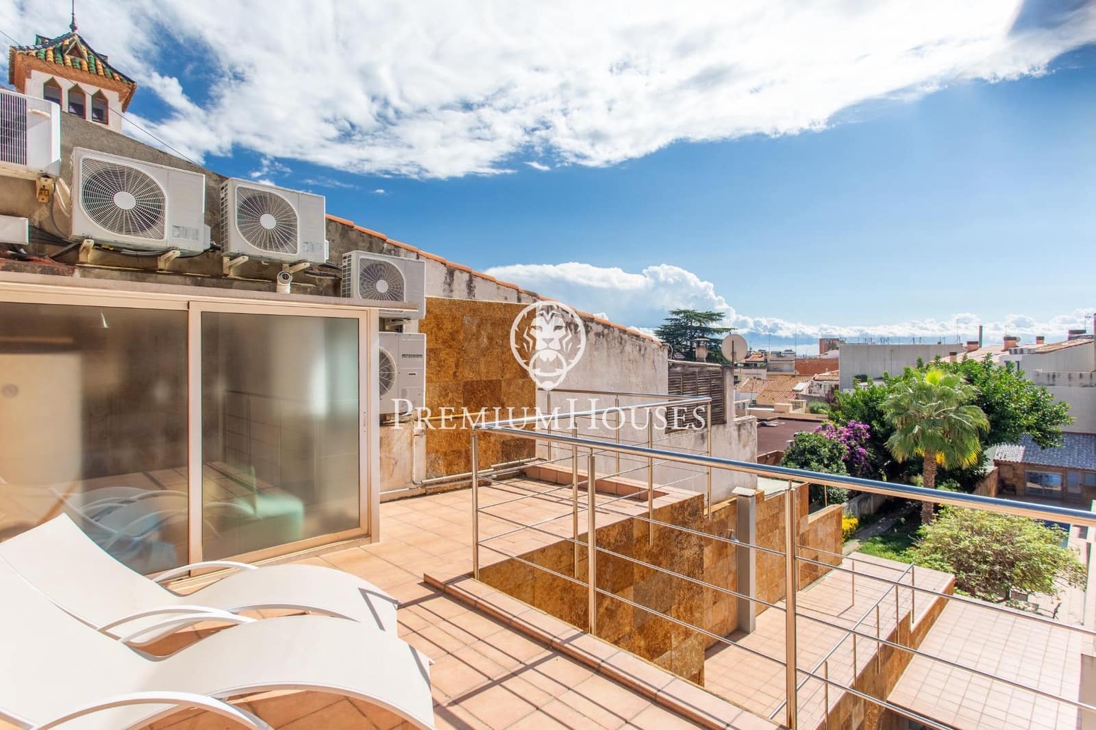 5 makuuhuone Omakotitalo myytävänä paikassa Mataro mukana 
autotalli - 1 300 000 € (Ref: 9264495)