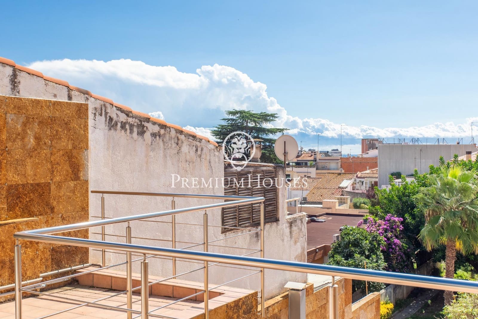 5 makuuhuone Omakotitalo myytävänä paikassa Mataro mukana 
autotalli - 1 300 000 € (Ref: 9264495)