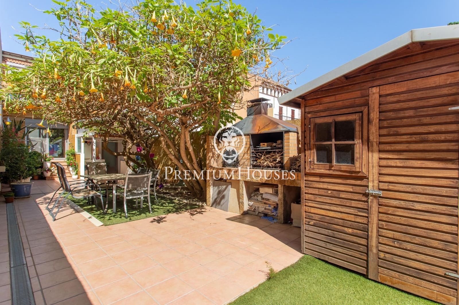 5 makuuhuone Omakotitalo myytävänä paikassa Mataro mukana 
autotalli - 1 300 000 € (Ref: 9264495)