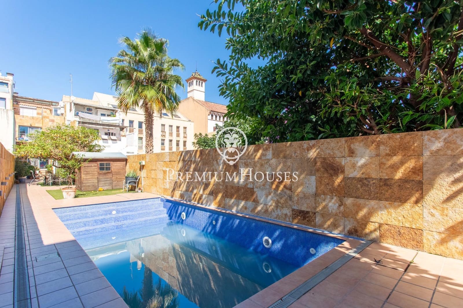 5 makuuhuone Omakotitalo myytävänä paikassa Mataro mukana 
autotalli - 1 300 000 € (Ref: 9264495)