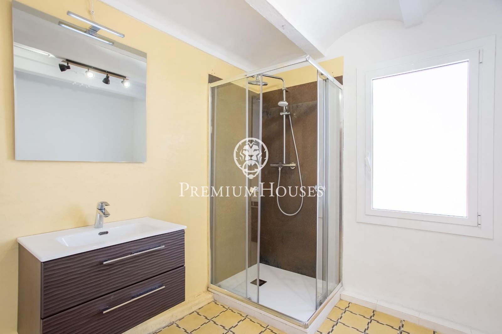 6 soveværelse Erhverv til salg i Canet de Mar - € 720.000 (Ref: 9264496)