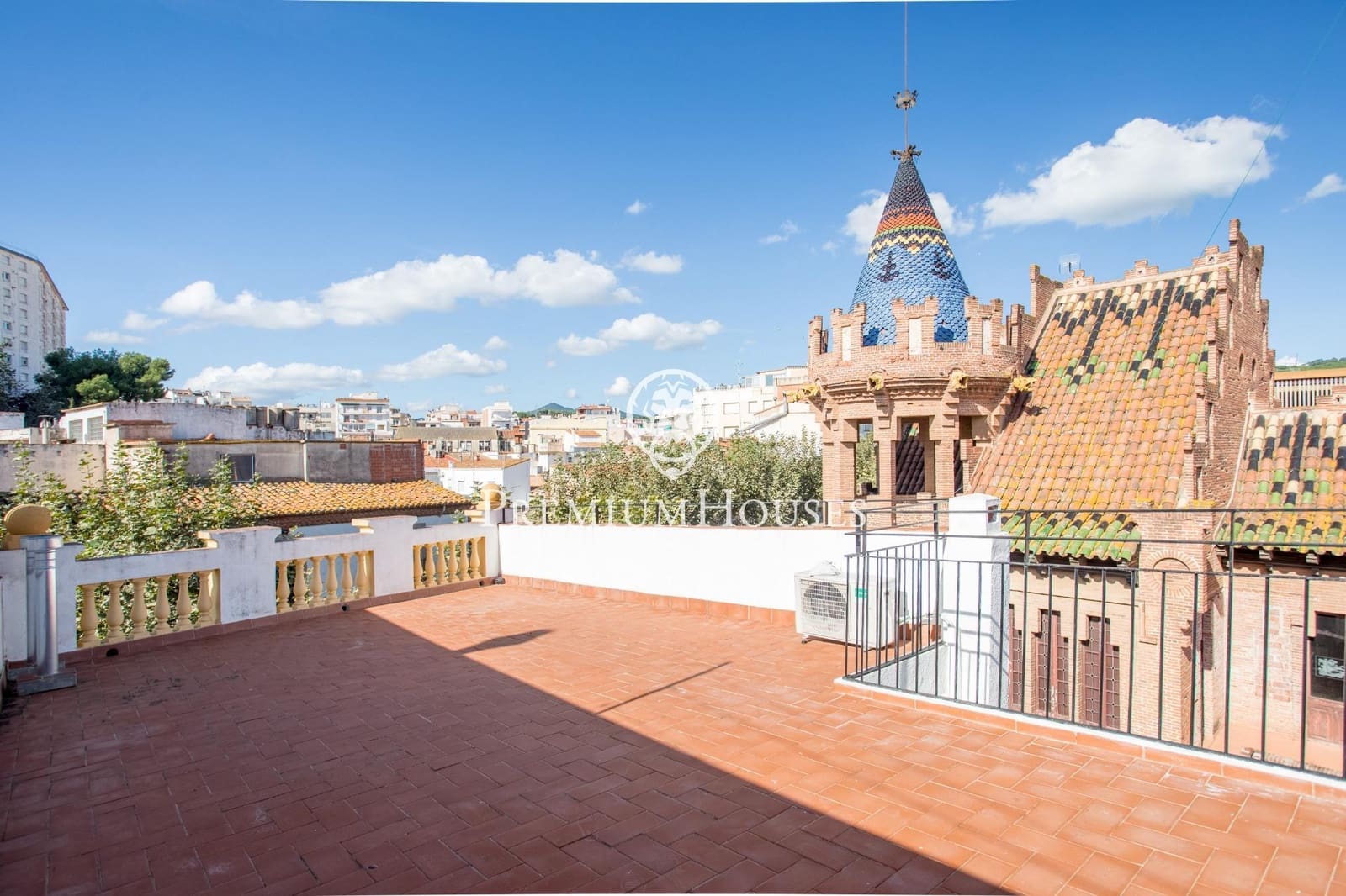 6 soveværelse Erhverv til salg i Canet de Mar - € 720.000 (Ref: 9264496)