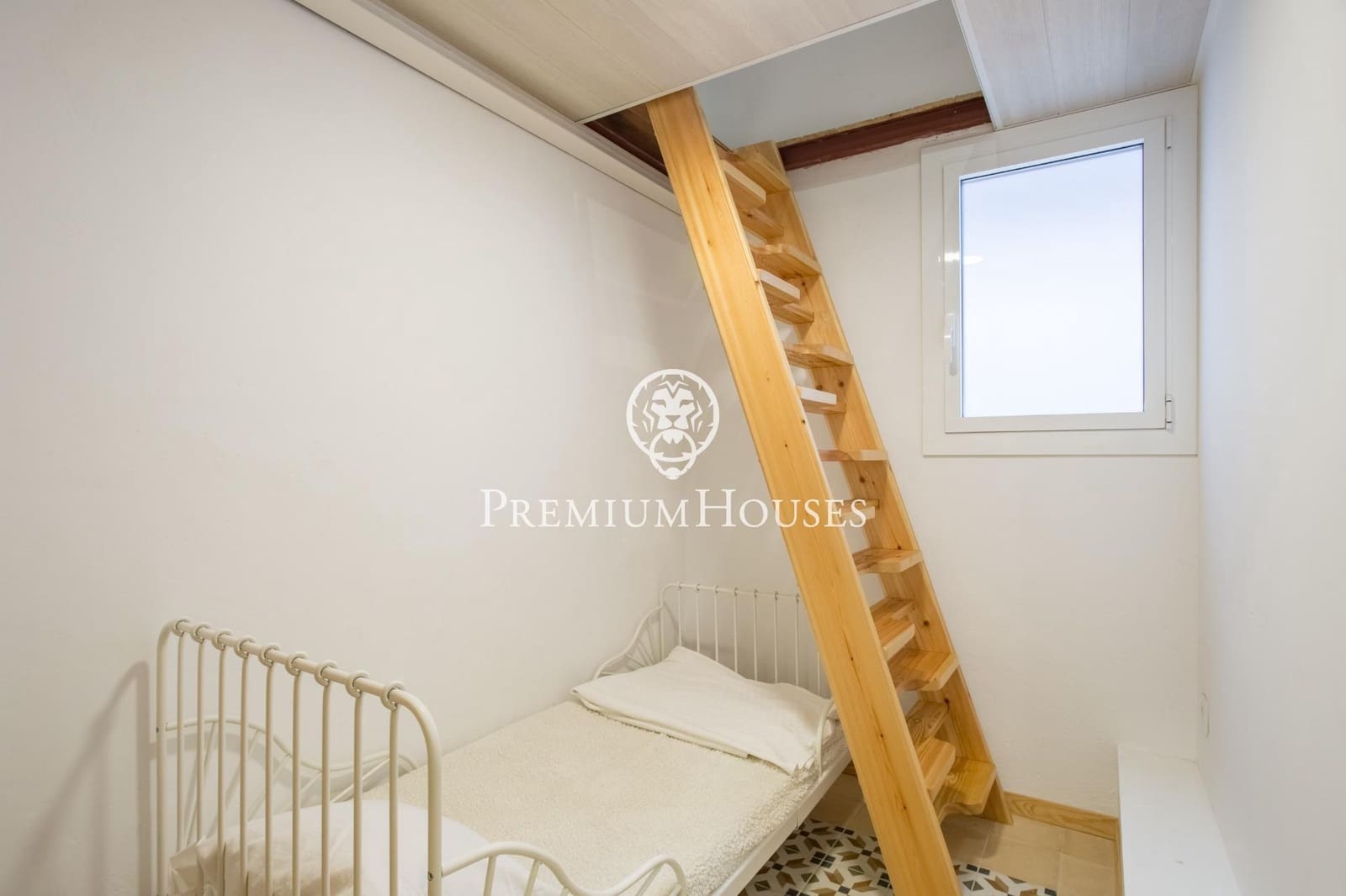 6 soveværelse Erhverv til salg i Canet de Mar - € 720.000 (Ref: 9264496)